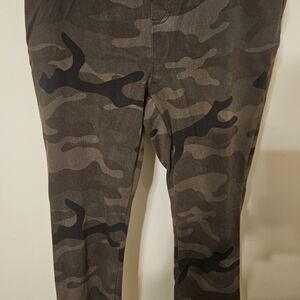 Time and Tru Women's Camouflage Leggings